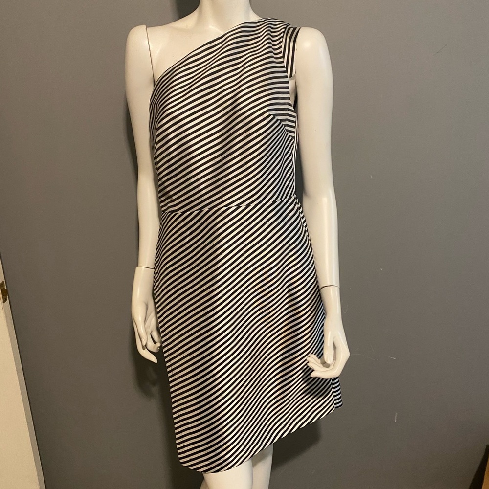 Phoebe stripe one shoulder dress sz 8